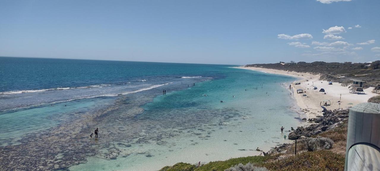 Yanchep Seaside Cottage ภายนอก รูปภาพ