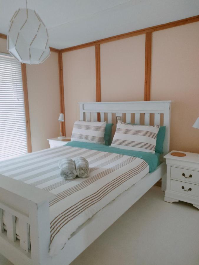 Yanchep Seaside Cottage ภายนอก รูปภาพ