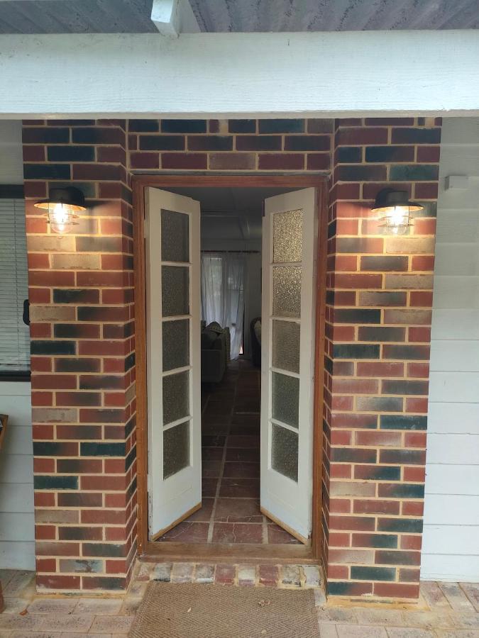 Yanchep Seaside Cottage ภายนอก รูปภาพ